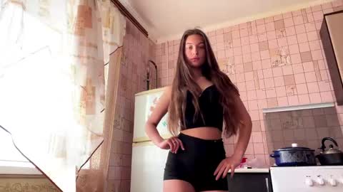 Hellomy name is Natalyits my first day here nice to meet you Give me 50 thumbs ups online show from May 15, 7:48 am