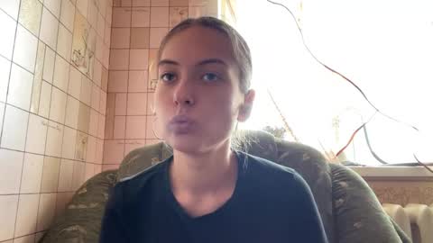 Hellomy name is Natalyits my first day here nice to meet you Give me 50 thumbs ups online show from May 30, 1:41 pm