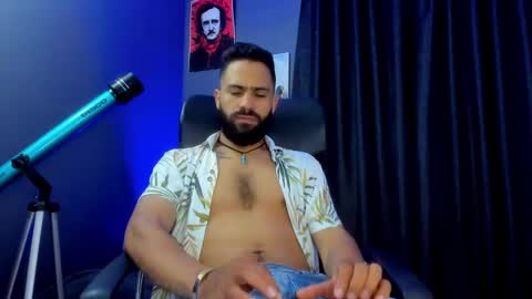 Leo  Diaz online show from December 29, 5:12 pm