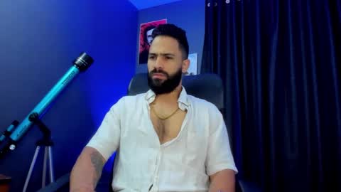 Leo  Diaz online show from January 3, 10:51 pm