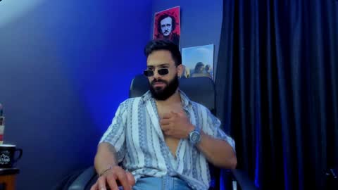 Leo  Diaz online show from January 19, 1:55 pm