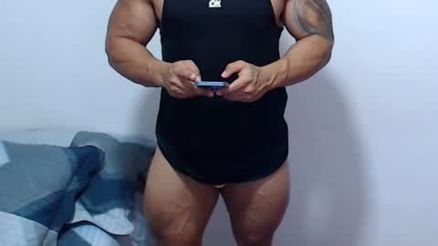Snapshot of leo_muscleboy chatting on June 3, 12:24 am Leo online show from June 3, 12:24 am