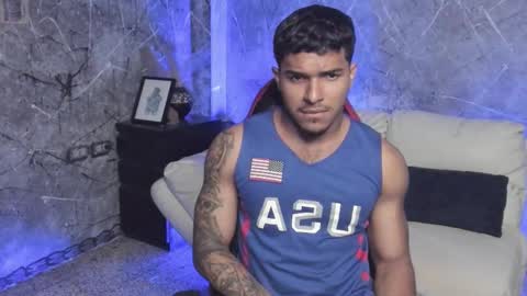 Leo independent model online show from October 5, 11:02 pm