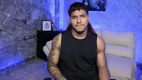 Leo independent model online show from November 14, 12:42 am