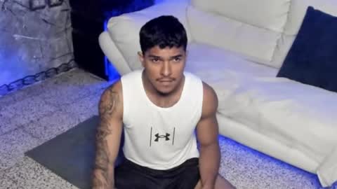 Leo independent model online show from January 12, 1:33 am