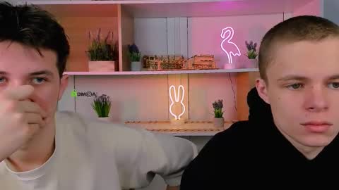 Snapshot of leo_valor chatting on December 16, 12:32 pm leo_valor online show from December 16, 12:32 pm