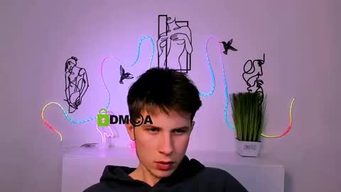 leo_valor online show from December 21, 1:40 pm