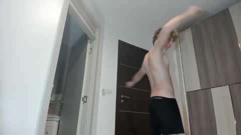 Snapshot of leo_wildd chatting on October 26, 4:46 pm leo_wildd online show from October 26, 4:46 pm