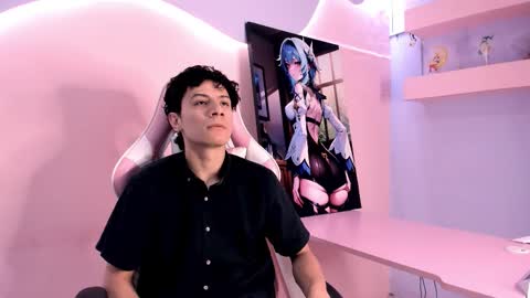 Snapshot of leofeniix chatting on March 1, 3:30 am Leo online show from March 1, 3:30 am