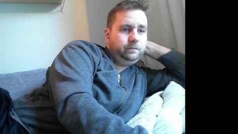 Snapshot of leofromsweden chatting on February 6, 7:35 am Leofromsweden online show from February 6, 7:35 am