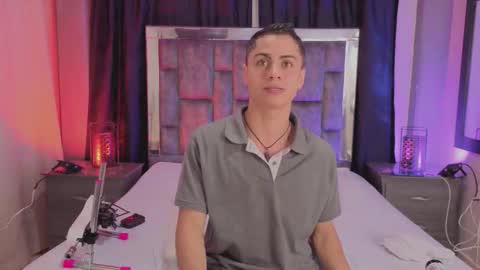 leomonnroe online show from February 22, 5:22 pm