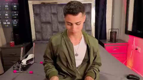 leomonnroe online show from July 11, 8:11 pm