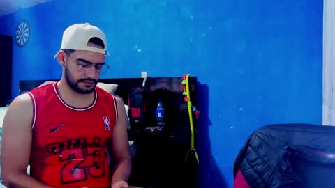 Leon Hart online show from December 22, 9:42 pm