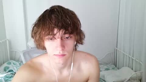 Snapshot of leon_heart666 chatting on June 13, 1:47 am Leon online show from June 13, 1:47 am