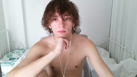 Snapshot of leon_heart666 chatting on June 15, 2:14 am Leon online show from June 15, 2:14 am