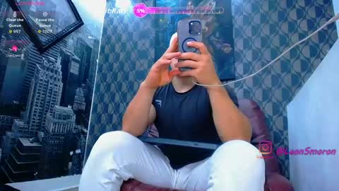 Snapshot of leon_ssmoron chatting on June 5, 3:02 am Leon Smoron online show from June 5, 3:02 am