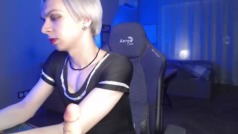 Leon online show from July 25, 6:38 pm