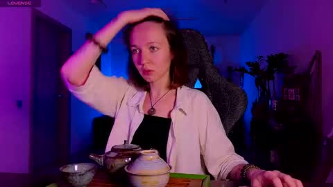 Snapshot of leona_nick chatting on November 23, 1:44 pm leona online show from November 23, 1:44 pm