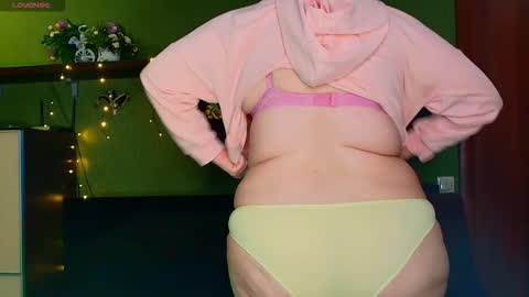 Leona tracie online show from February 2, 6:17 pm