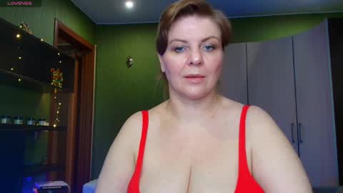 Snapshot of leona_tracie chatting on May 17, 10:55 am Leona tracie online show from May 17, 10:55 am