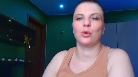 Snapshot of leona_tracie chatting on May 23, 3:27 pm Leona tracie online show from May 23, 3:27 pm