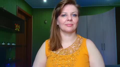 Snapshot of leona_tracie chatting on May 25, 9:10 pm Leona tracie online show from May 25, 9:10 pm