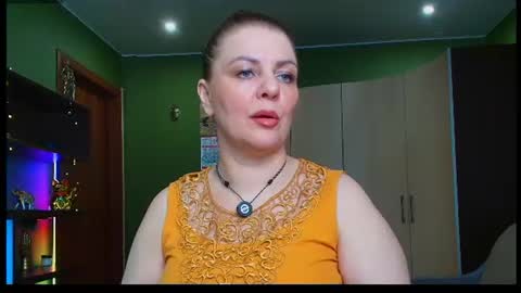 Leona tracie online show from July 1, 6:07 pm
