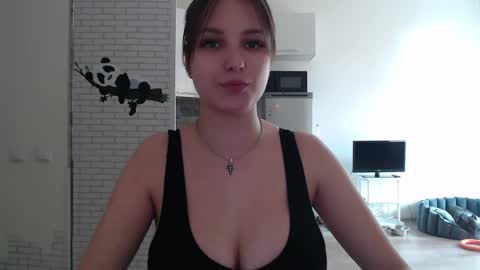 Snapshot of leonaalove chatting on April 4, 1:08 pm Leonaalove online show from April 4, 1:08 pm