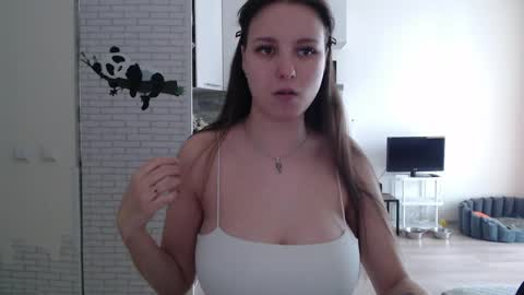 Snapshot of leonaalove chatting on April 7, 11:32 am Leonaalove online show from April 7, 11:32 am