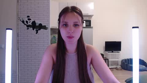 Snapshot of leonaalove chatting on April 14, 12:44 pm Leonaalove online show from April 14, 12:44 pm