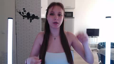 Snapshot of leonaalove chatting on April 21, 2:34 pm Leonaalove online show from April 21, 2:34 pm
