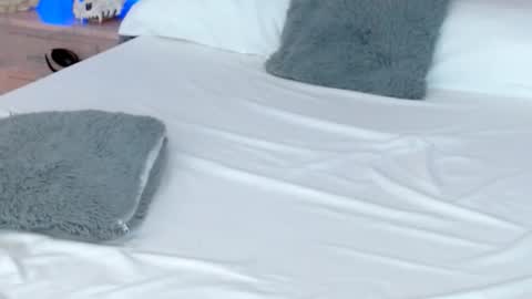 LUCY online show from October 23, 9:35 pm