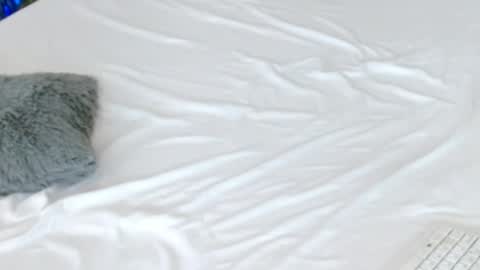 LUCY online show from April 17, 9:18 pm