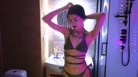 Donna online show from November 21, 2:49 pm