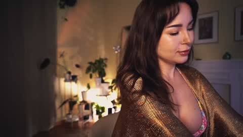 Snapshot of leonamell chatting on February 7, 10:20 pm Leo online show from February 7, 10:20 pm