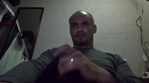 Snapshot of leonar0101 chatting on December 17, 7:37 pm leonar0101 online show from December 17, 7:37 pm