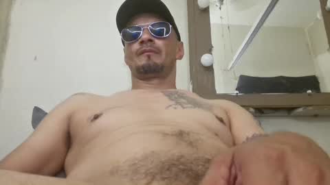 Snapshot of leonar0101 chatting on September 16, 9:43 am leonar0101 online show from September 16, 9:43 am