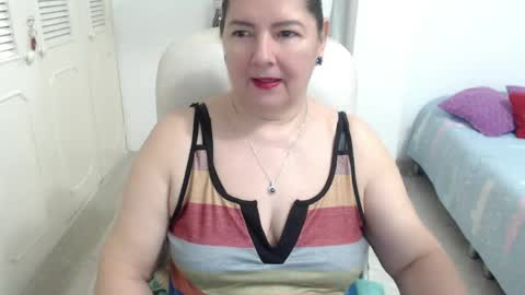 leonela   online show from April 15, 2:07 am