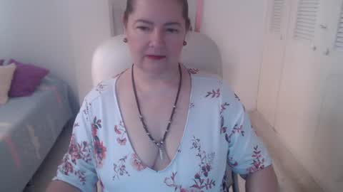 Snapshot of leonela_69 chatting on July 15, 8:25 pm leonela online show from July 15, 8:25 pm