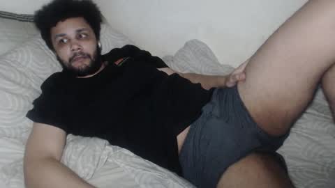 Snapshot of leonevans33 chatting on February 1, 9:57 pm LSE online show from February 1, 9:57 pm