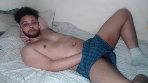 Snapshot of leonevans33 chatting on February 15, 9:11 pm LSE online show from February 15, 9:11 pm