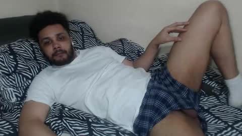 Snapshot of leonevans33 chatting on March 1, 1:51 am LSE online show from March 1, 1:51 am