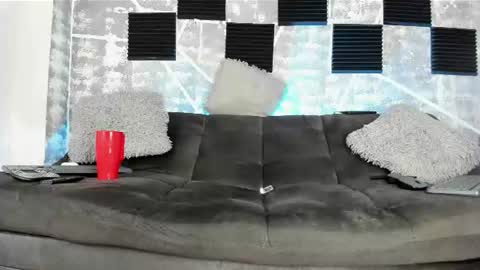 Snapshot of leonidas_k18 chatting on June 17, 7:37 pm ANDRES online show from June 17, 7:37 pm