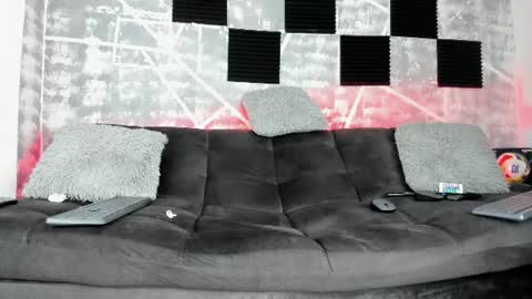 Snapshot of leonidas_k18 chatting on June 23, 3:26 am ANDRES online show from June 23, 3:26 am