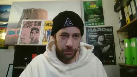 Snapshot of leonidascum chatting on January 17, 12:10 pm leonidascum online show from January 17, 12:10 pm