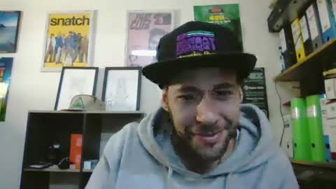 Snapshot of leonidascum chatting on February 17, 11:50 am leonidascum online show from February 17, 11:50 am