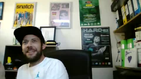 Snapshot of leonidascum chatting on June 15, 3:03 pm leonidascum online show from June 15, 3:03 pm