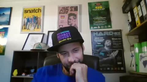 Snapshot of leonidascum chatting on August 4, 11:35 am leonidascum online show from August 4, 11:35 am