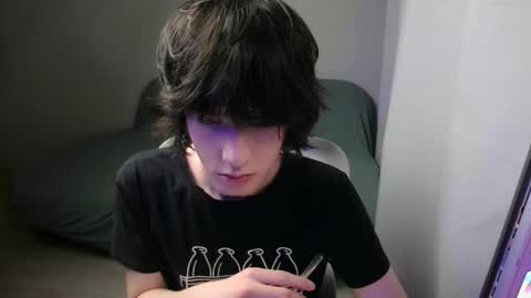 Snapshot of leonkissboy chatting on February 6, 2:53 pm leonkissboy online show from February 6, 2:53 pm