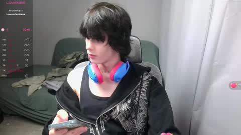 Snapshot of leonkissboy chatting on February 26, 8:35 am leonkissboy online show from February 26, 8:35 am